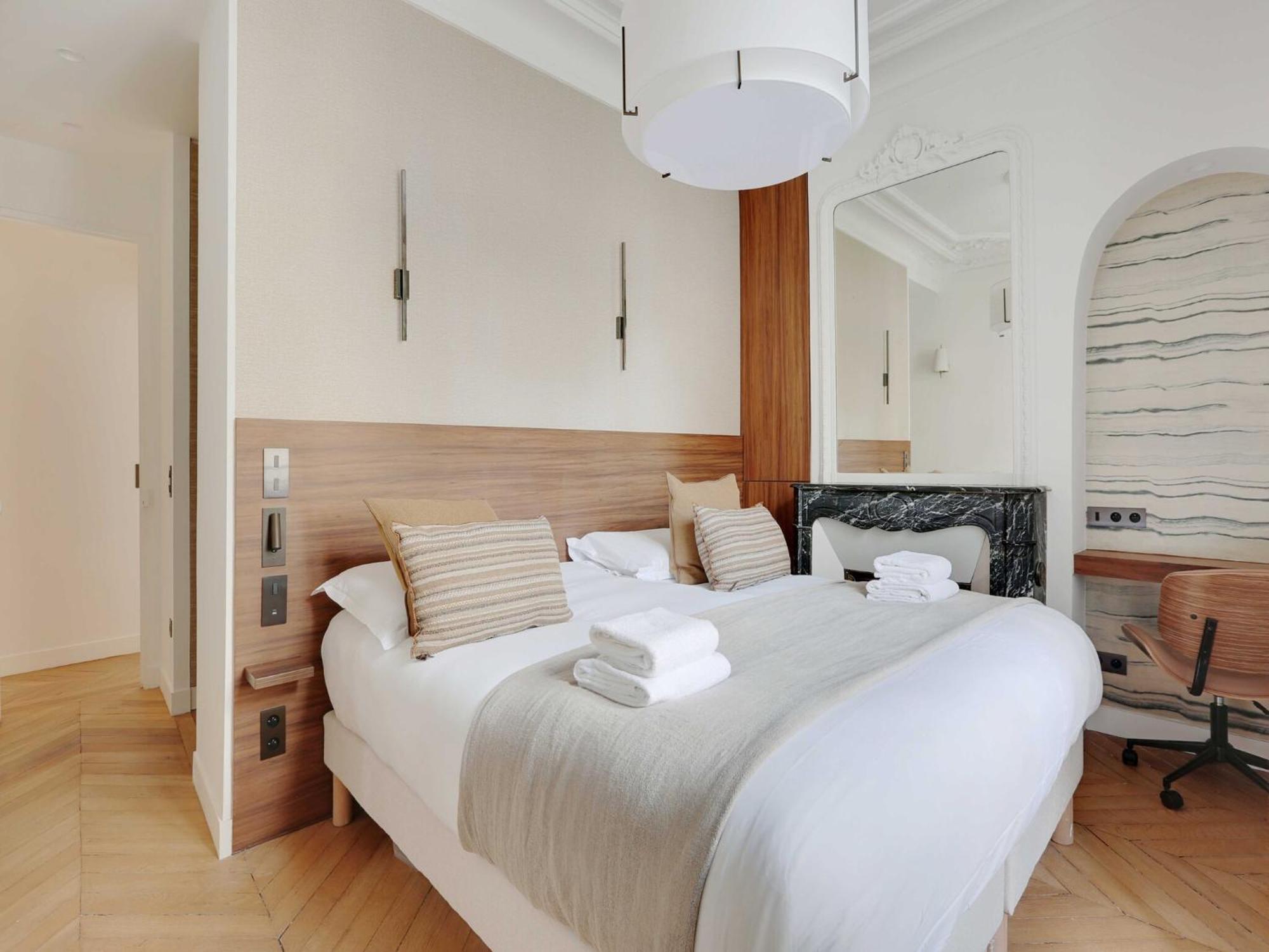 Apartment Luxury With Balcony - 4bd 8p - Marais Bastille