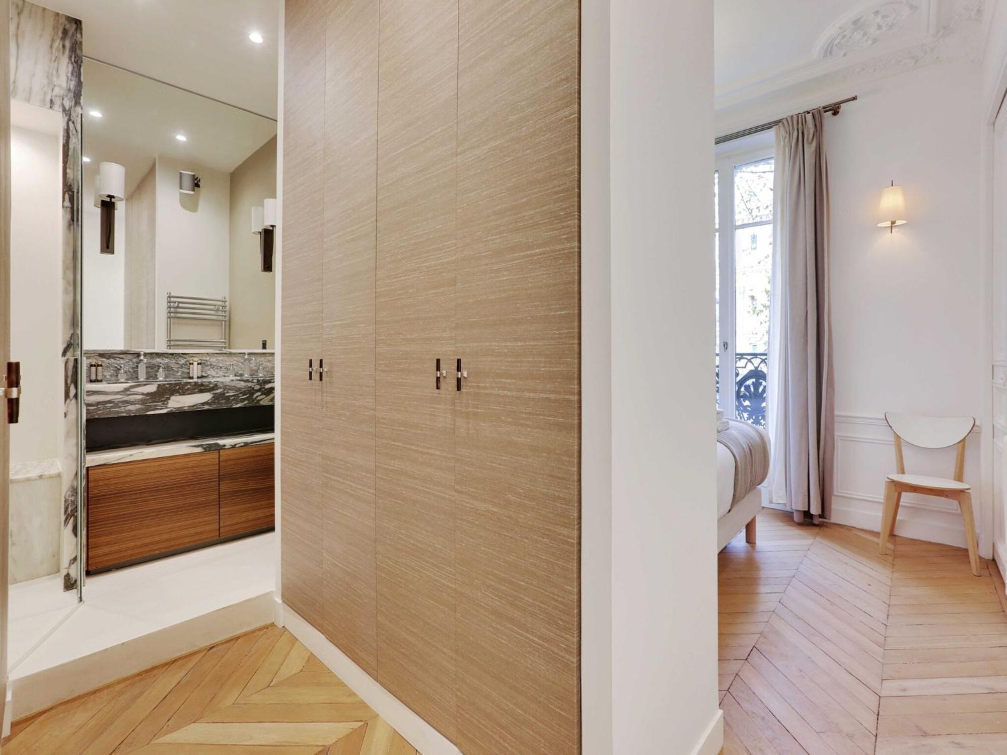 Apartment Luxury With Balcony - 4bd 8p - Marais Bastille Paris