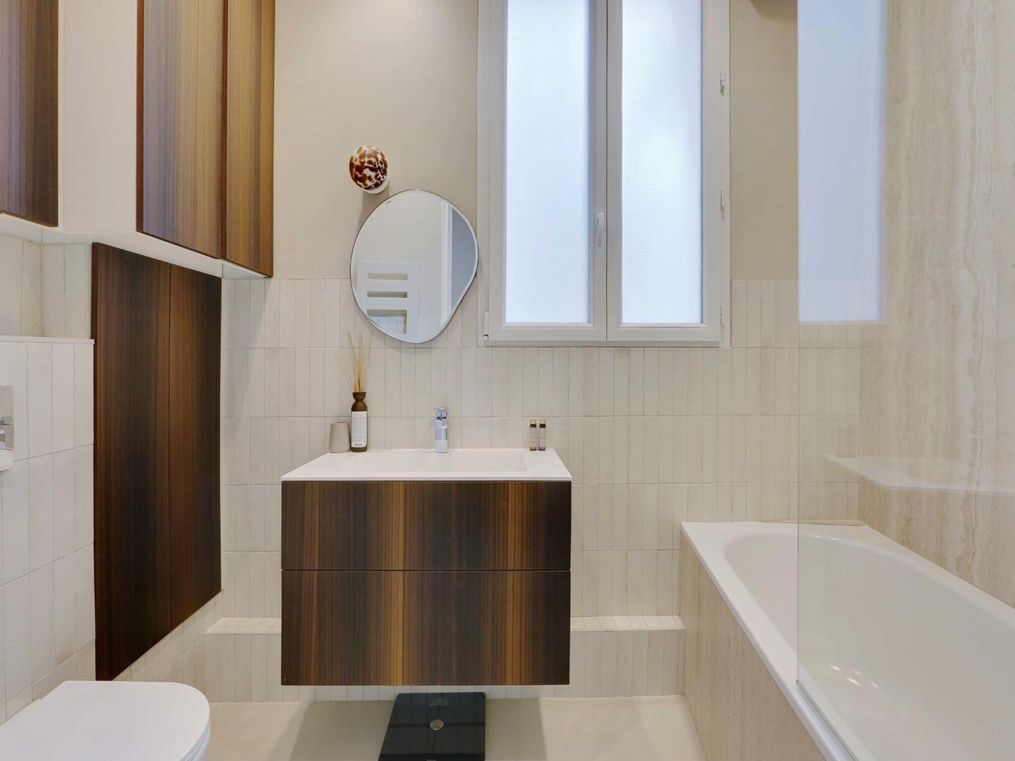 Luxury With Balcony - 4bd 8p - Marais Bastille Apartment
