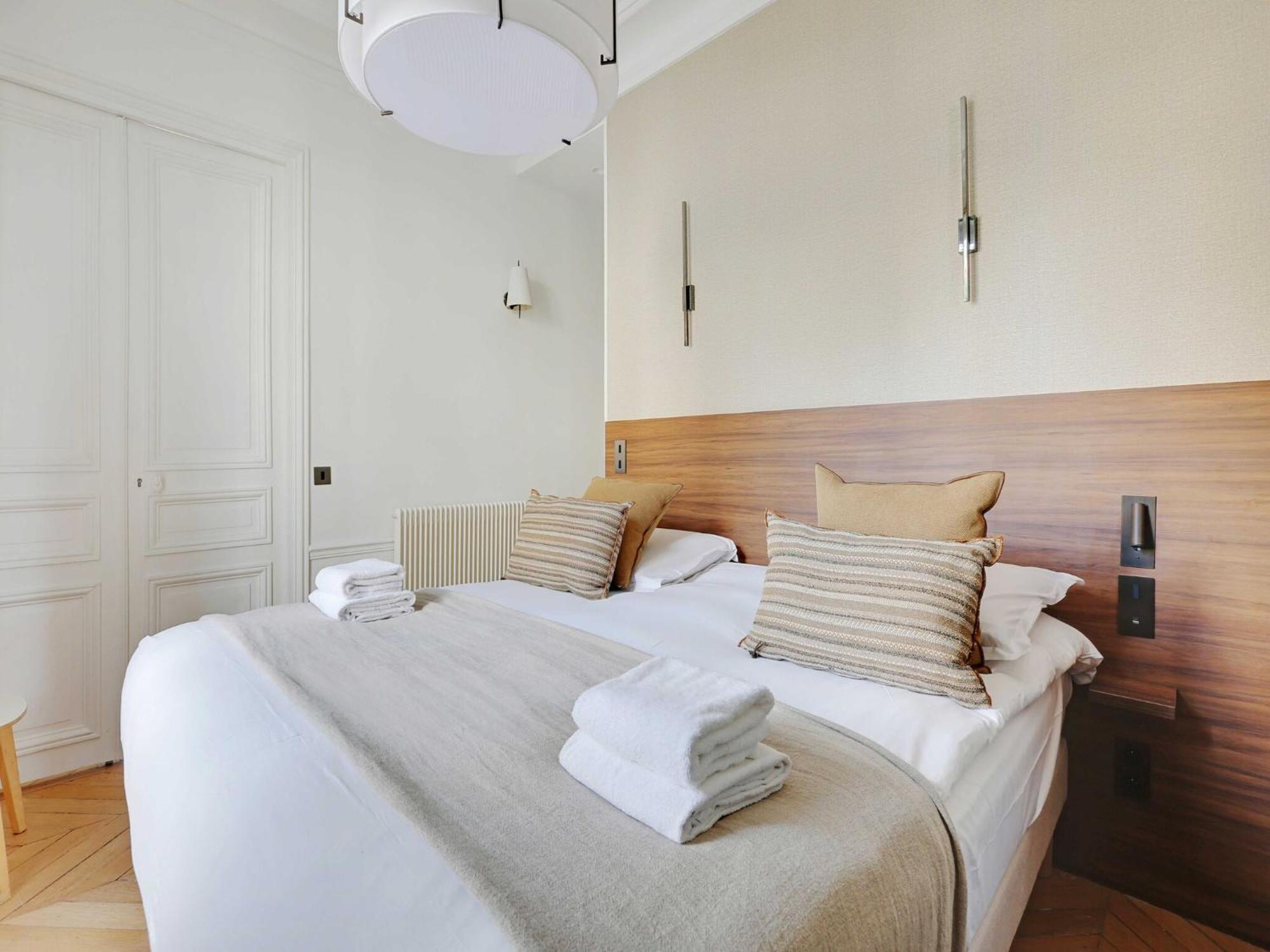 Apartment Luxury With Balcony - 4bd 8p - Marais Bastille