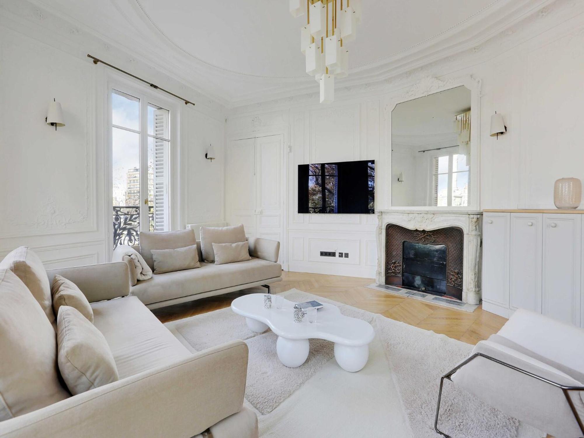 Apartment Luxury With Balcony - 4bd 8p - Marais Bastille Paris